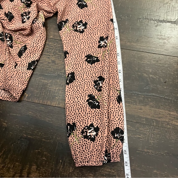 Style Therapy | Pink/Salmon long sleeve floral top - Picture 4 of 8